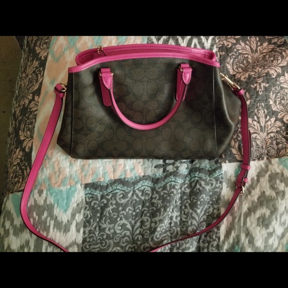 Coach Margot - Picture 2 of 3